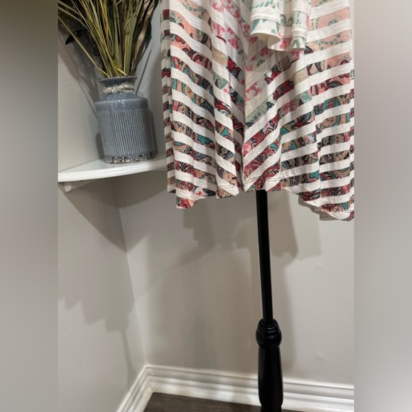 Live and Let Live Metal beading detail with lace Back size XL - Picture 5 of 10